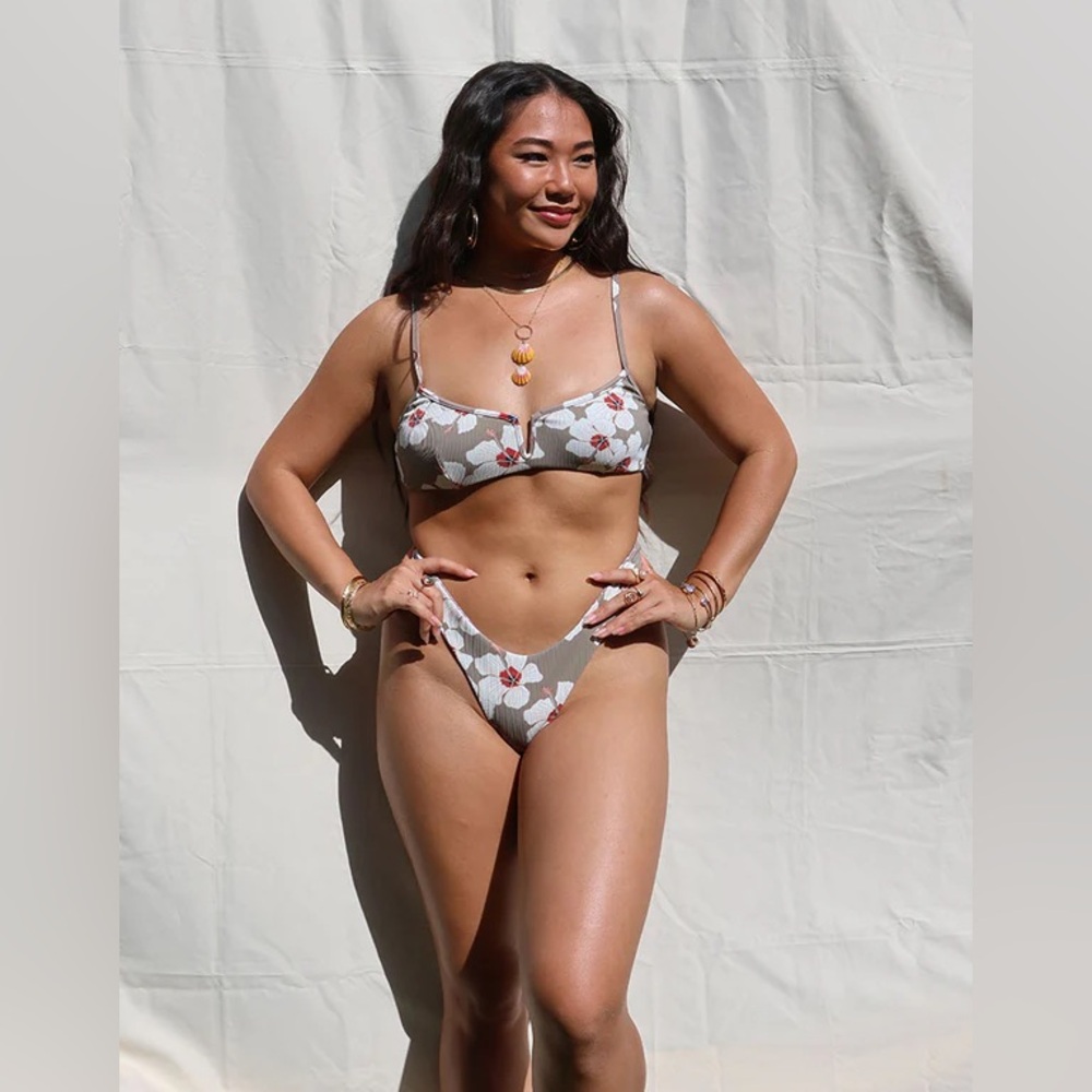 Set: Haley top and Donna bottom in colorway Kailua